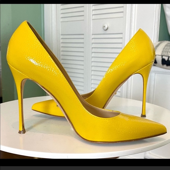 SERGIO ROSSI “GODIVA” PEBBLED LEATHER STILETTOS, SZ IT/38 YELLOW - Picture 1 of 12